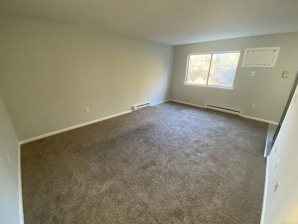 32 Old Foxon Road - Photo 3