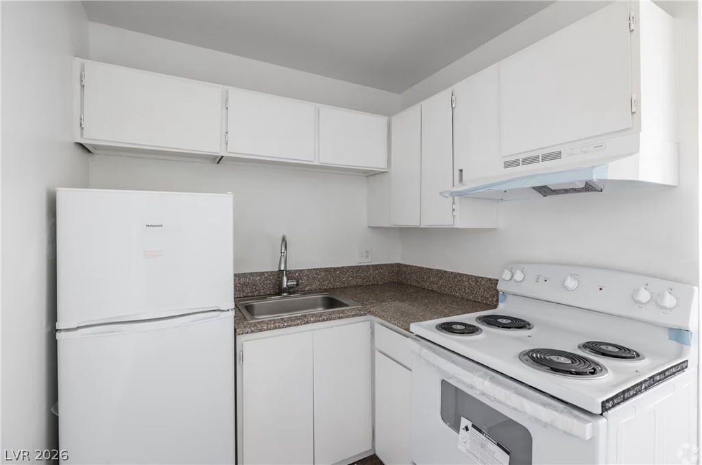4330 Las Vegas Boulevard - Photo 3