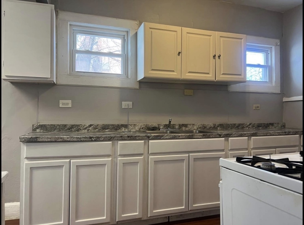 274 Chenango St - Photo 9