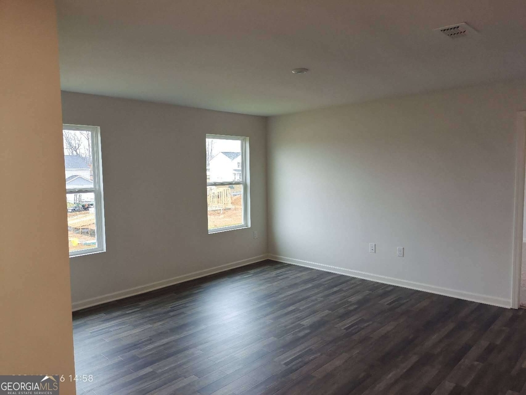 556 Pemberton Street - Photo 2