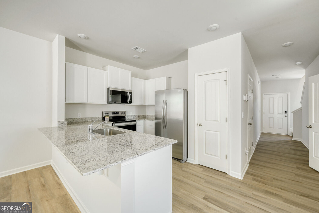 5980 Skylar Drive - Photo 2