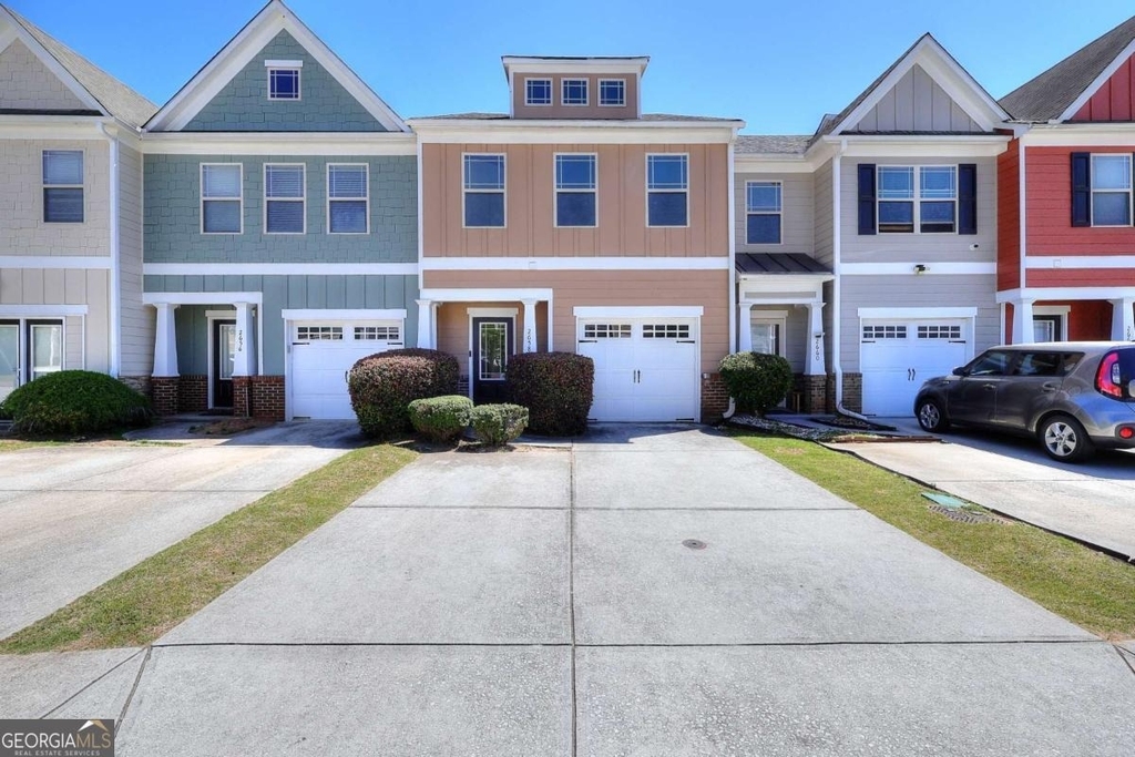 2658 Avanti Way - Photo 0