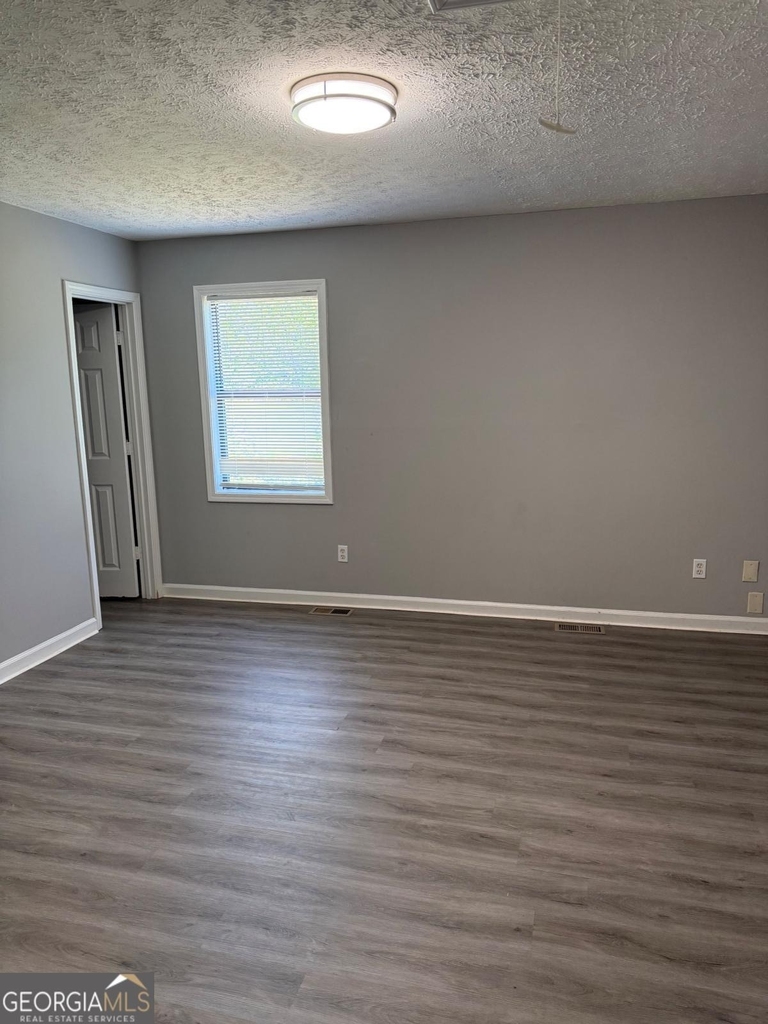 1020 Dassow Court - Photo 11