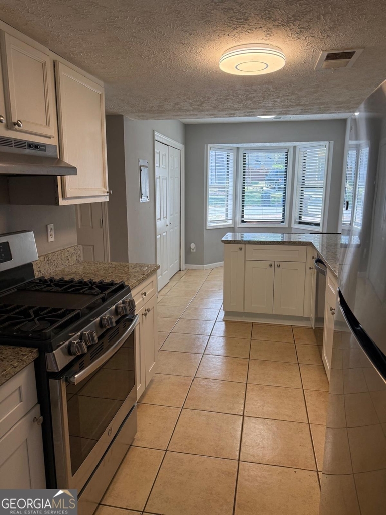 1020 Dassow Court - Photo 4