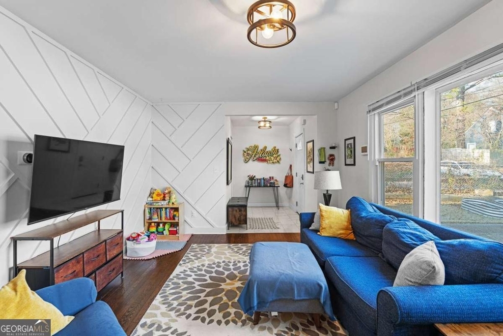 3418 Louise Street - Photo 5