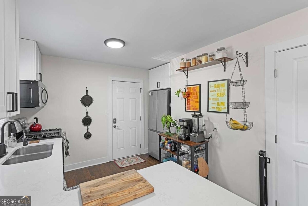 3418 Louise Street - Photo 11