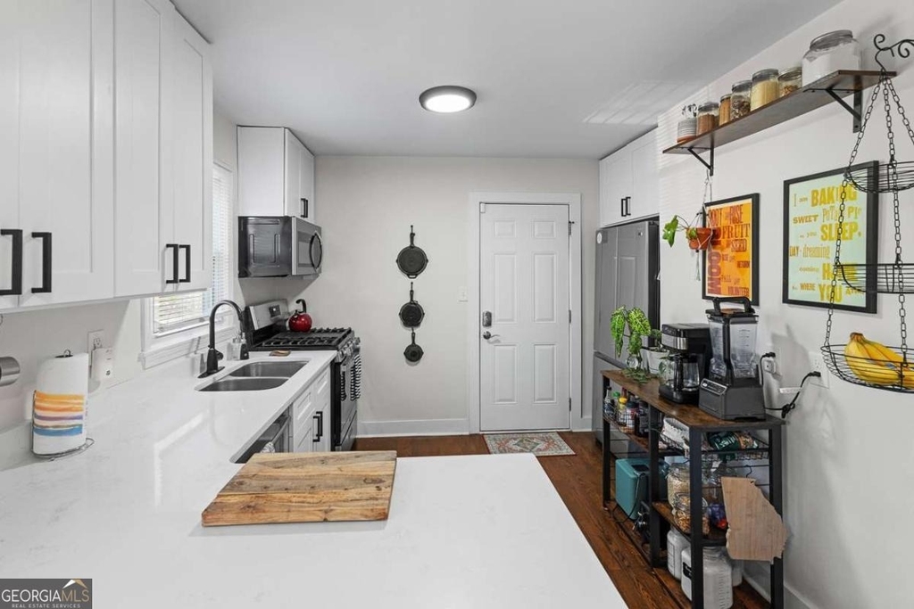 3418 Louise Street - Photo 9
