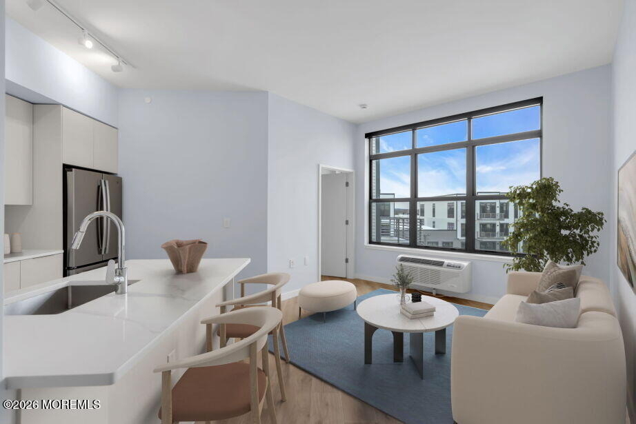 1150 Kingsley Street - Photo 2