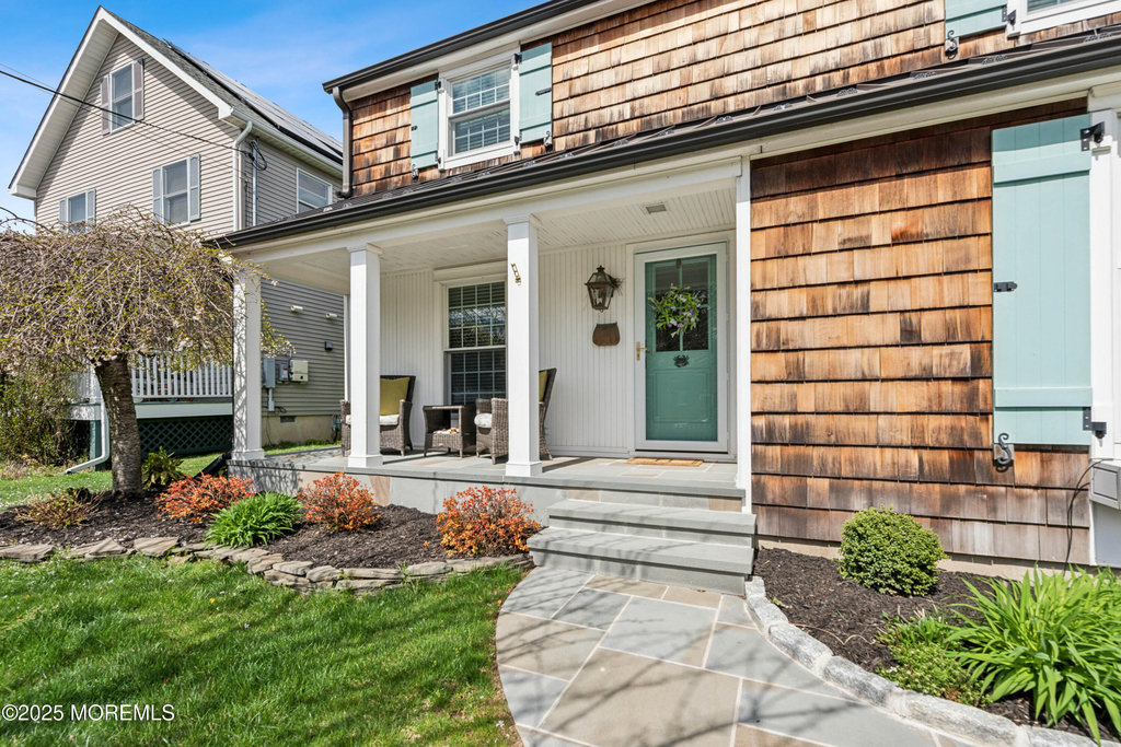 242 Osborne Avenue - Photo 1