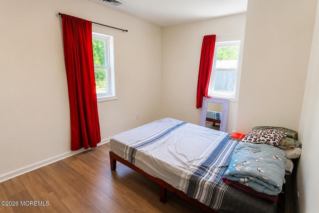 837 Forest Avenue - Photo 6