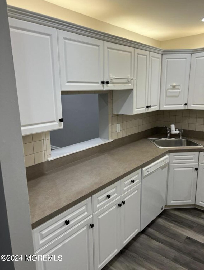 254 Bromley Place - Photo 4
