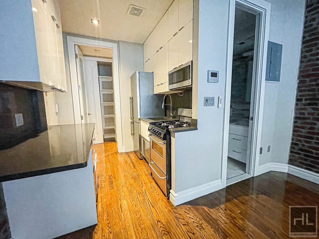 East 13th Street - Photo 3