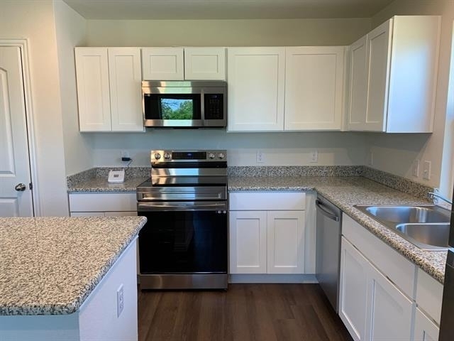 413 E Hull Street - Photo 3