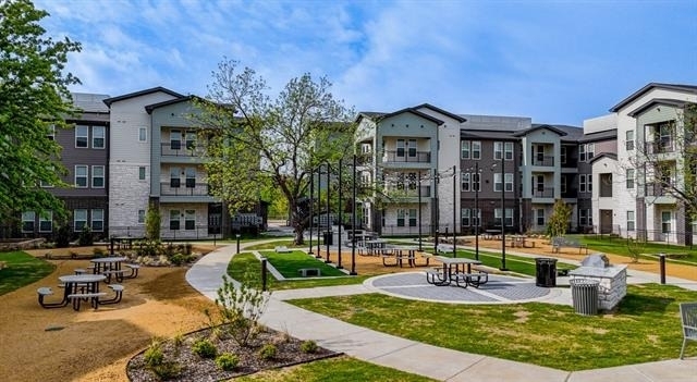 4600 E Mckinney Street - Photo 3