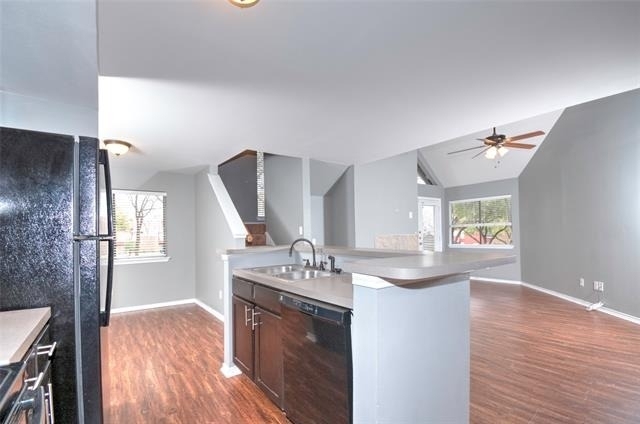 9831 Walnut Street - Photo 2