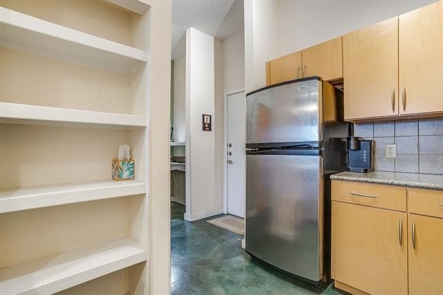 201 W Lancaster Avenue - Photo 5