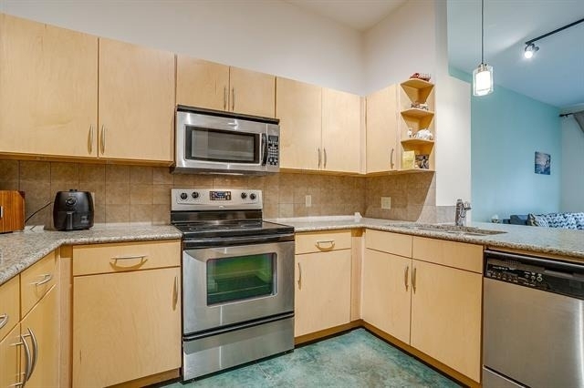 201 W Lancaster Avenue - Photo 3