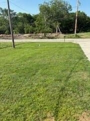 107 E Miller - Photo 2