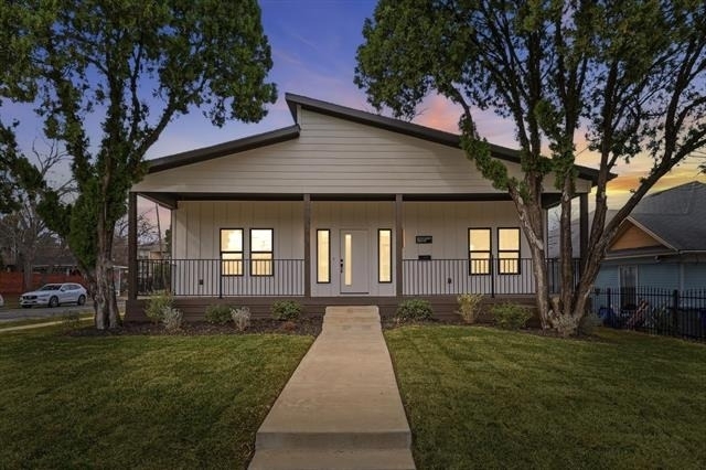 901 Elsbeth Street - Photo 0