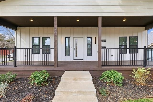 901 Elsbeth Street - Photo 2