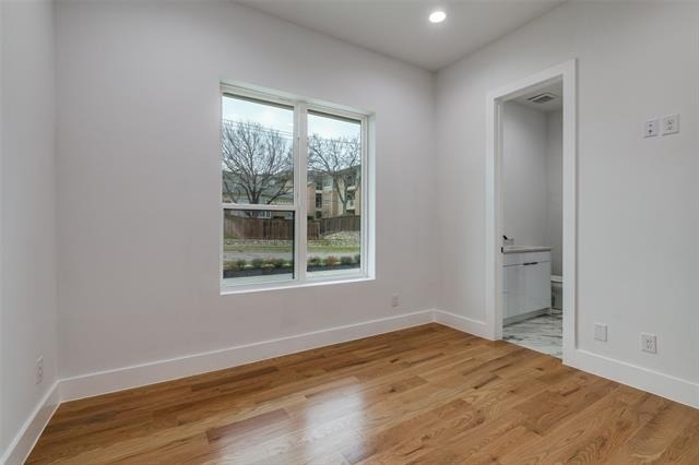 2714 N Carroll Avenue - Photo 4
