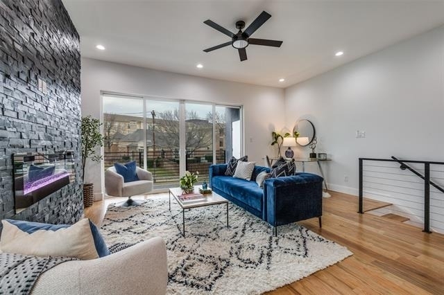 2714 N Carroll Avenue - Photo 7