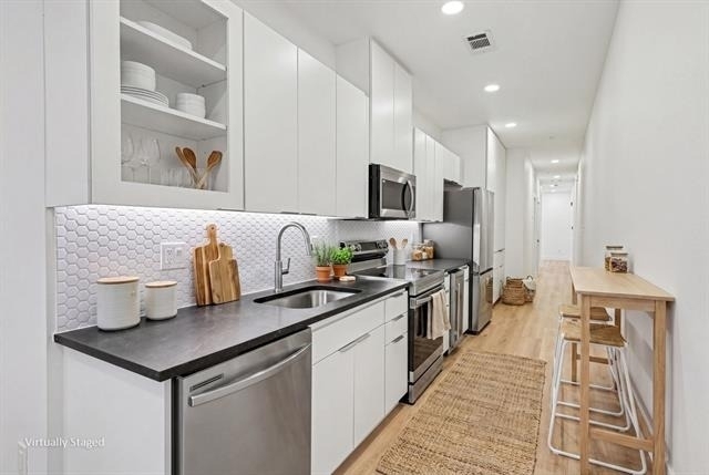 2217 N Fitzhugh Avenue - Photo 0