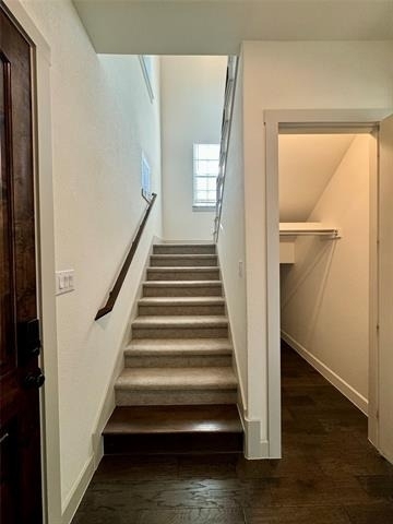1066 Fullerton Drive - Photo 5