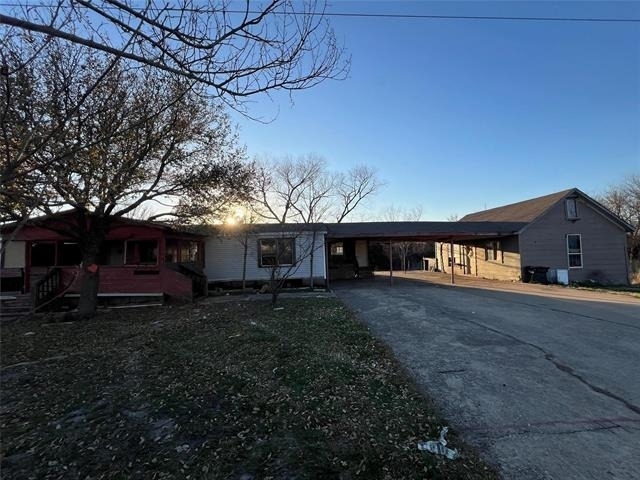 210 County Road 1015 - Photo 0