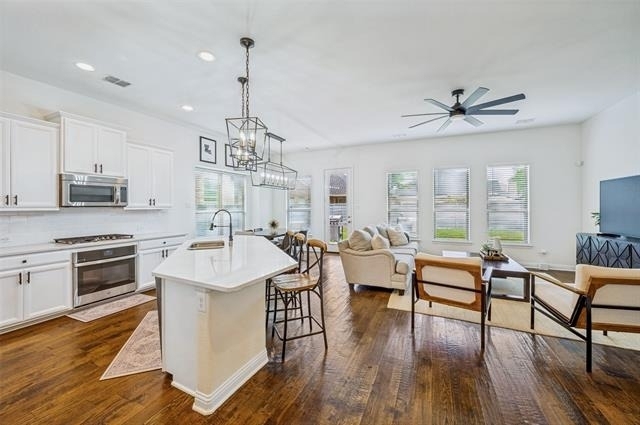 851 Forest Street - Photo 4
