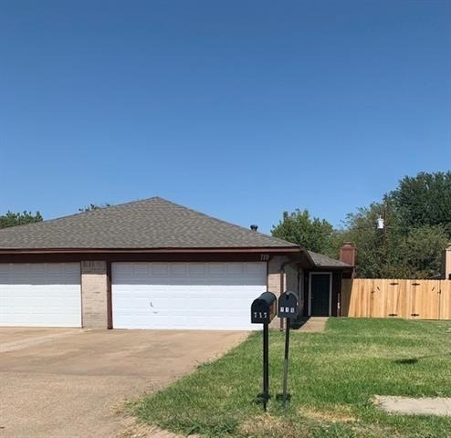 719 Bluebonnet Drive - Photo 0