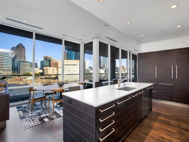 2408 Victory Park Lane - Photo 2