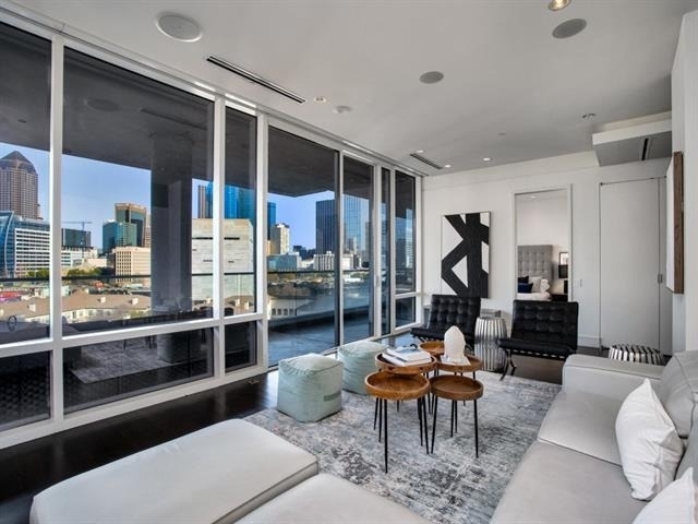 2408 Victory Park Lane - Photo 9