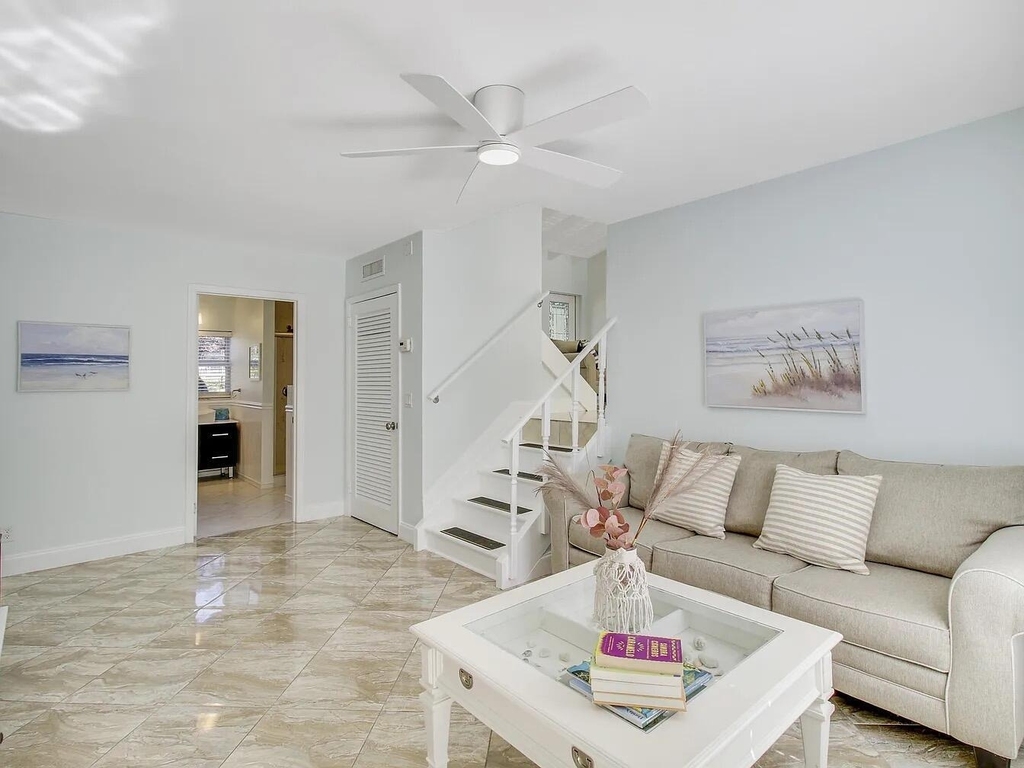 1310 Manor Drive - Photo 8