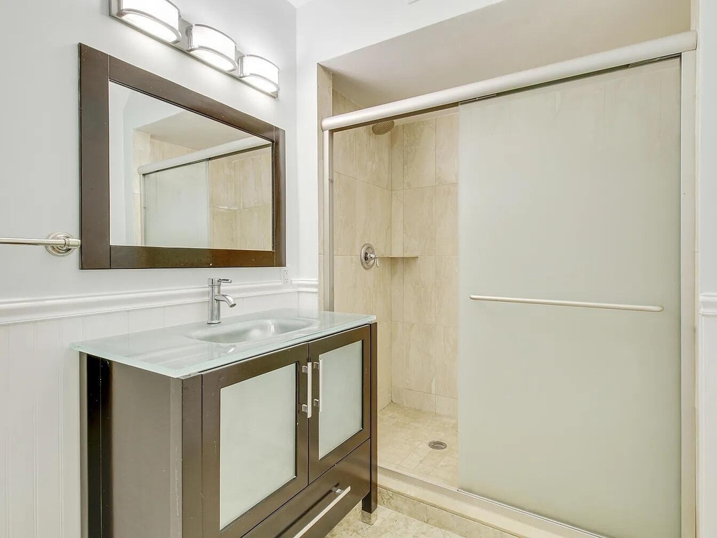 1310 Manor Drive - Photo 15