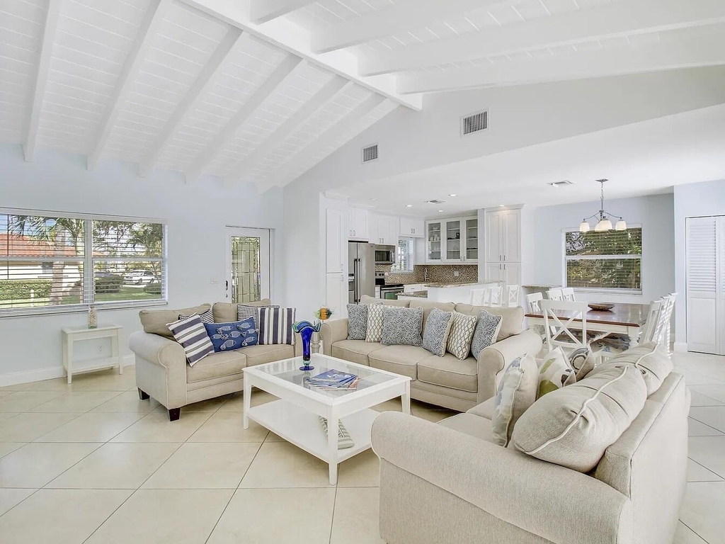 1310 Manor Drive - Photo 4