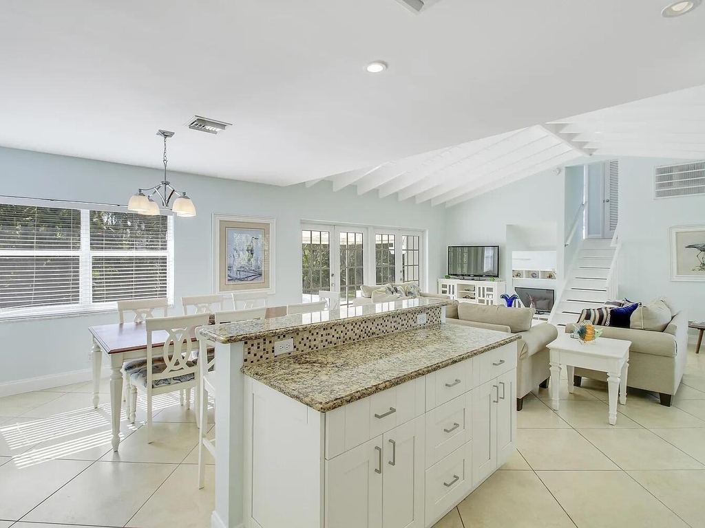1310 Manor Drive - Photo 7