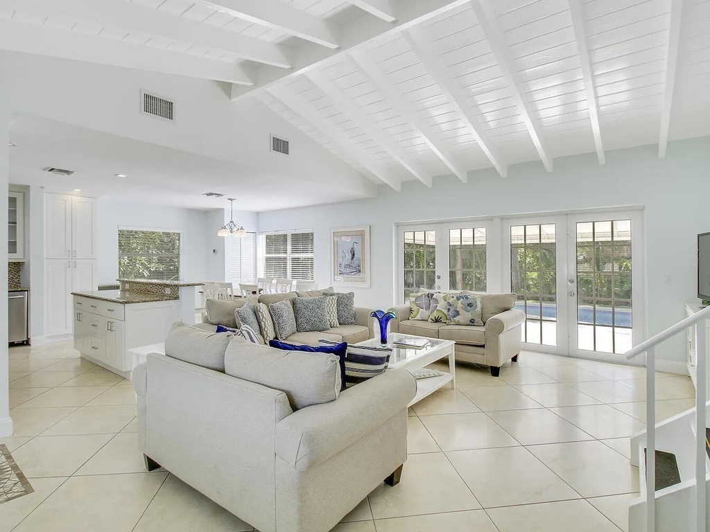 1310 Manor Drive - Photo 2