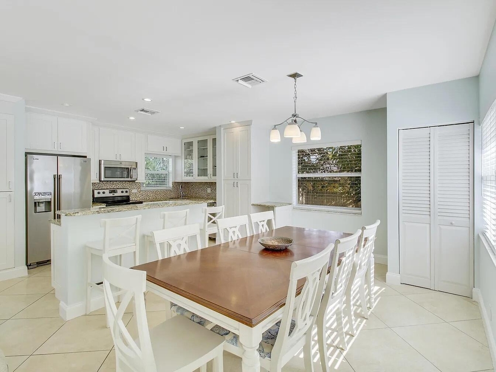 1310 Manor Drive - Photo 6