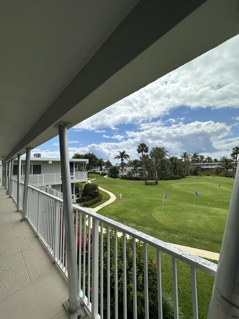1221 Hillsboro Mile - Photo 18
