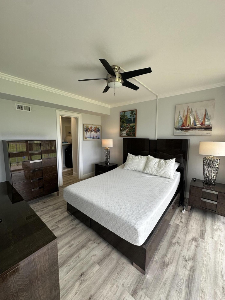 1221 Hillsboro Mile - Photo 1