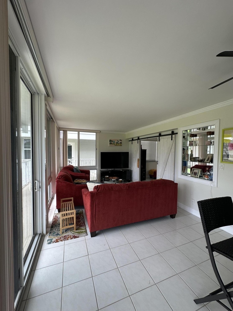 1221 Hillsboro Mile - Photo 8