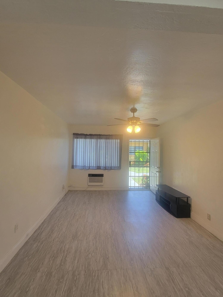 1845 Pembroke Road - Photo 5