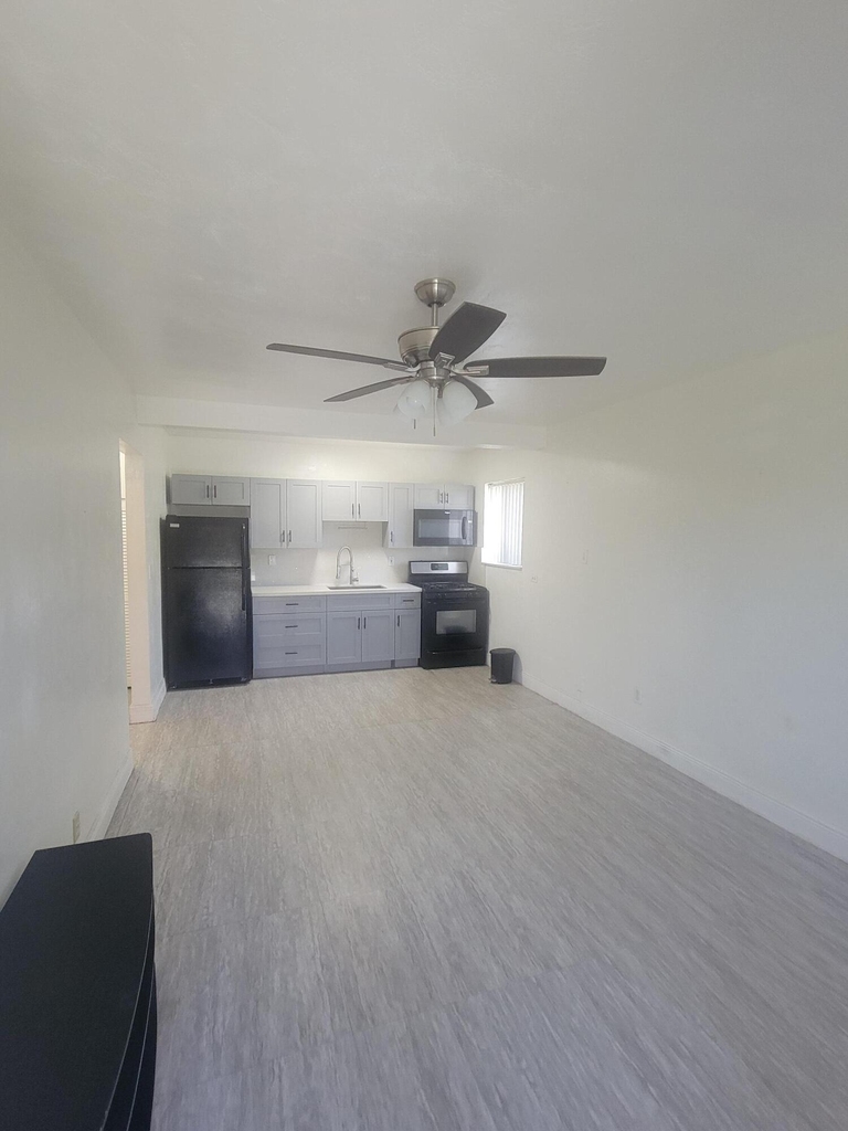 1845 Pembroke Road - Photo 3