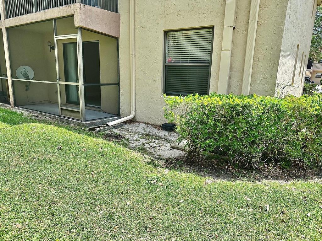 21904 Lake Forest Circle - Photo 8