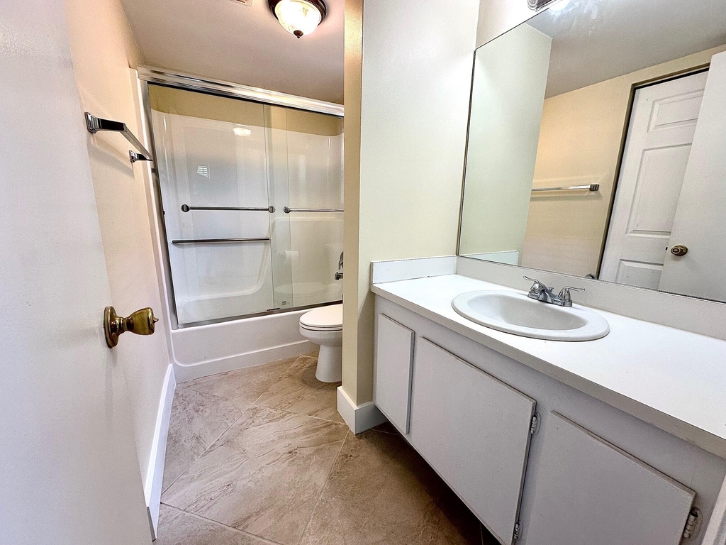 21904 Lake Forest Circle - Photo 5