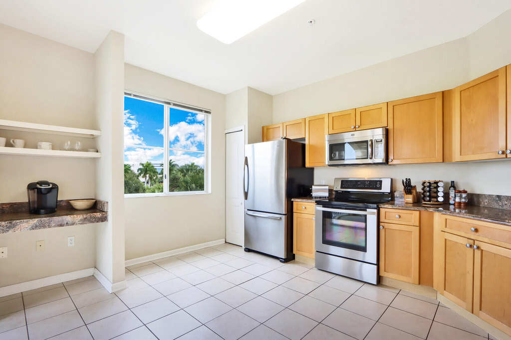11021 Legacy Lane - Photo 2
