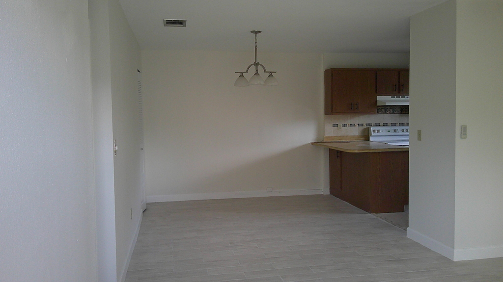 1350 Se La Haven Court - Photo 3