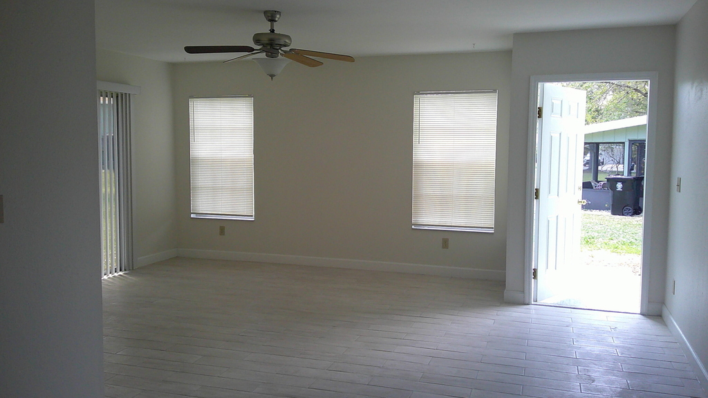 1350 Se La Haven Court - Photo 2