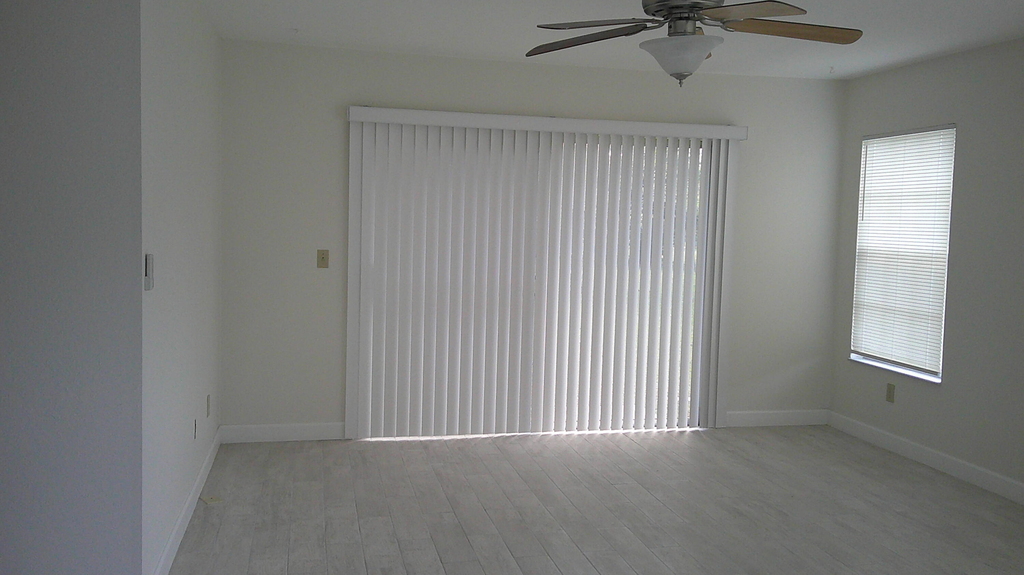 1350 Se La Haven Court - Photo 4